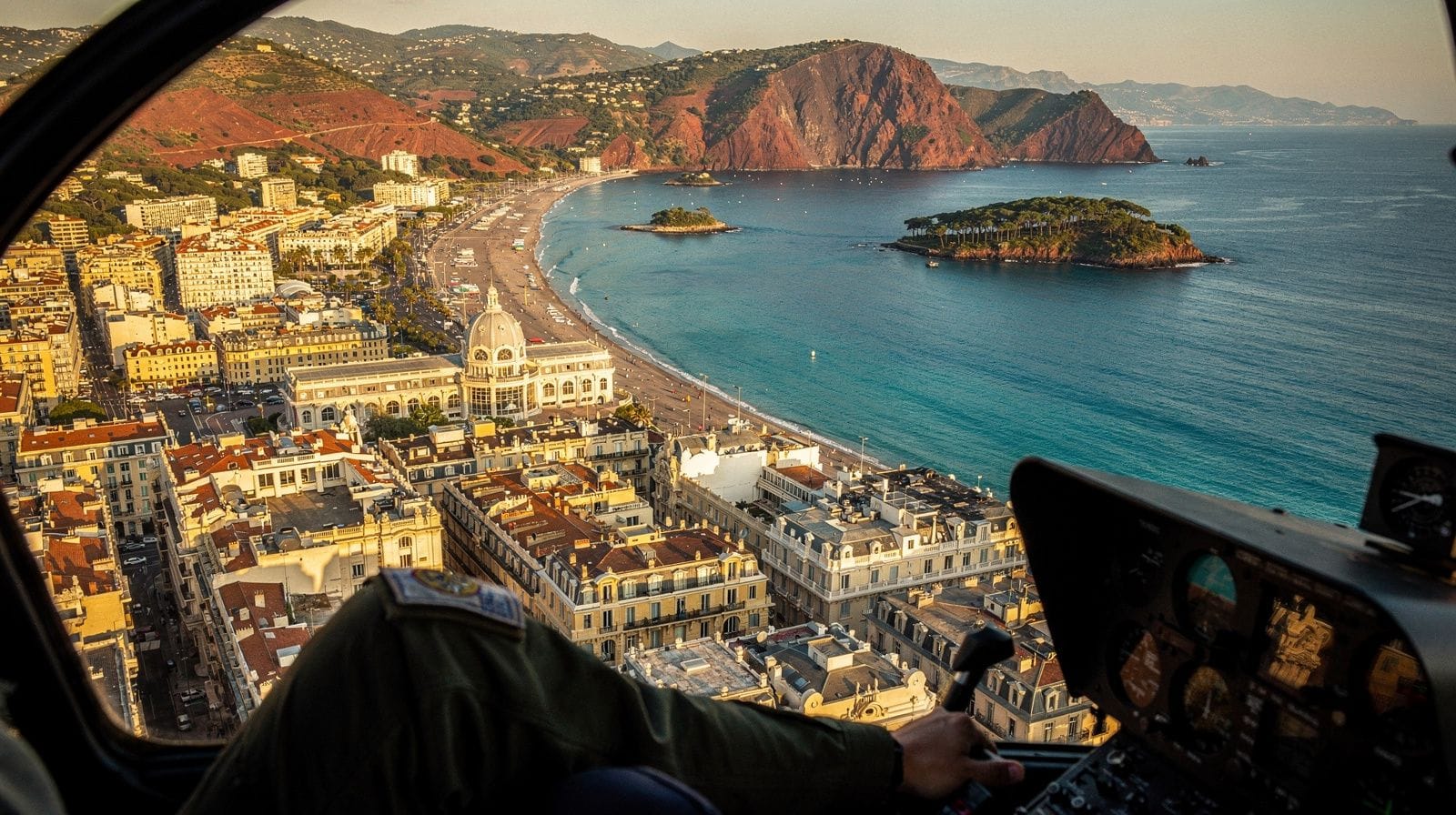 Vuelos en helicóptero panorámicos desde Cannes