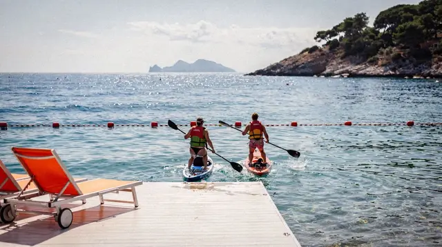 Water sports in Cannes: kayak, paddle, jet ski and parasailing