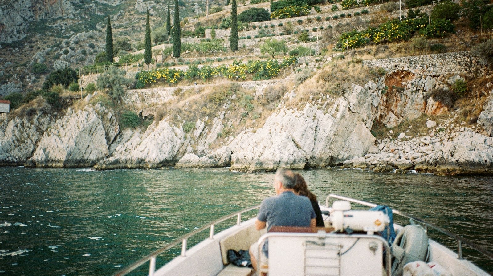 Excursiones en barco desde Menton: la costa vista desde el agua