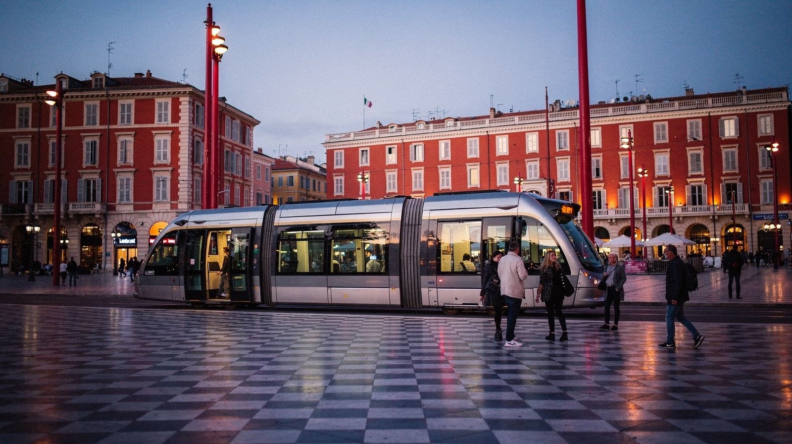 El tranvía de Niza: líneas 2 y 3 explicadas
