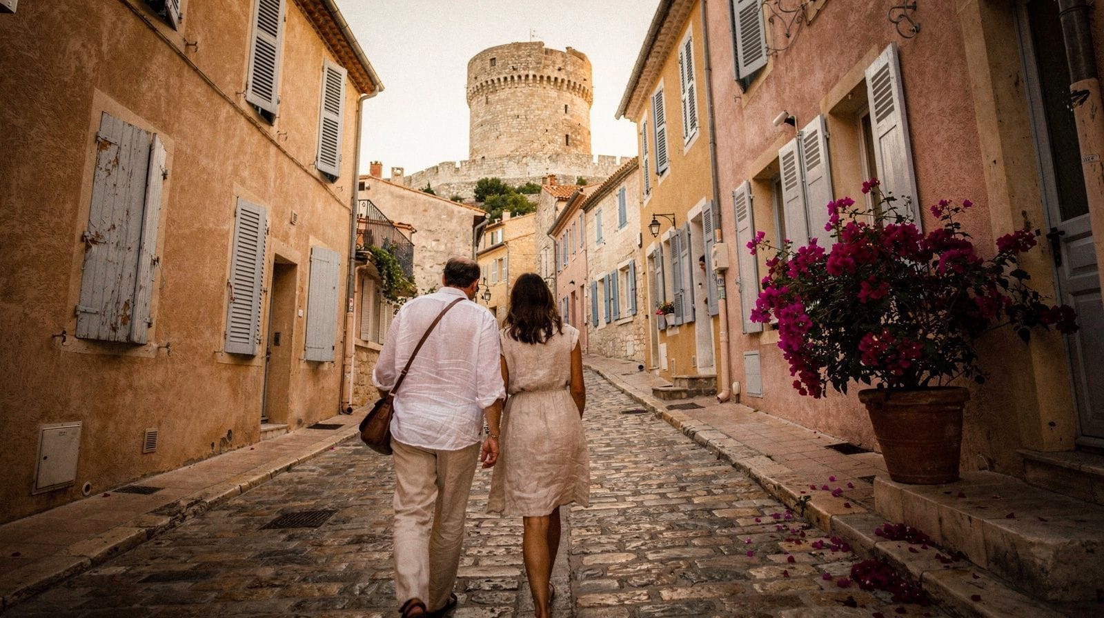Rutas a pie por Saint-Tropez: el puerto viejo, las ruelles y la Citadelle